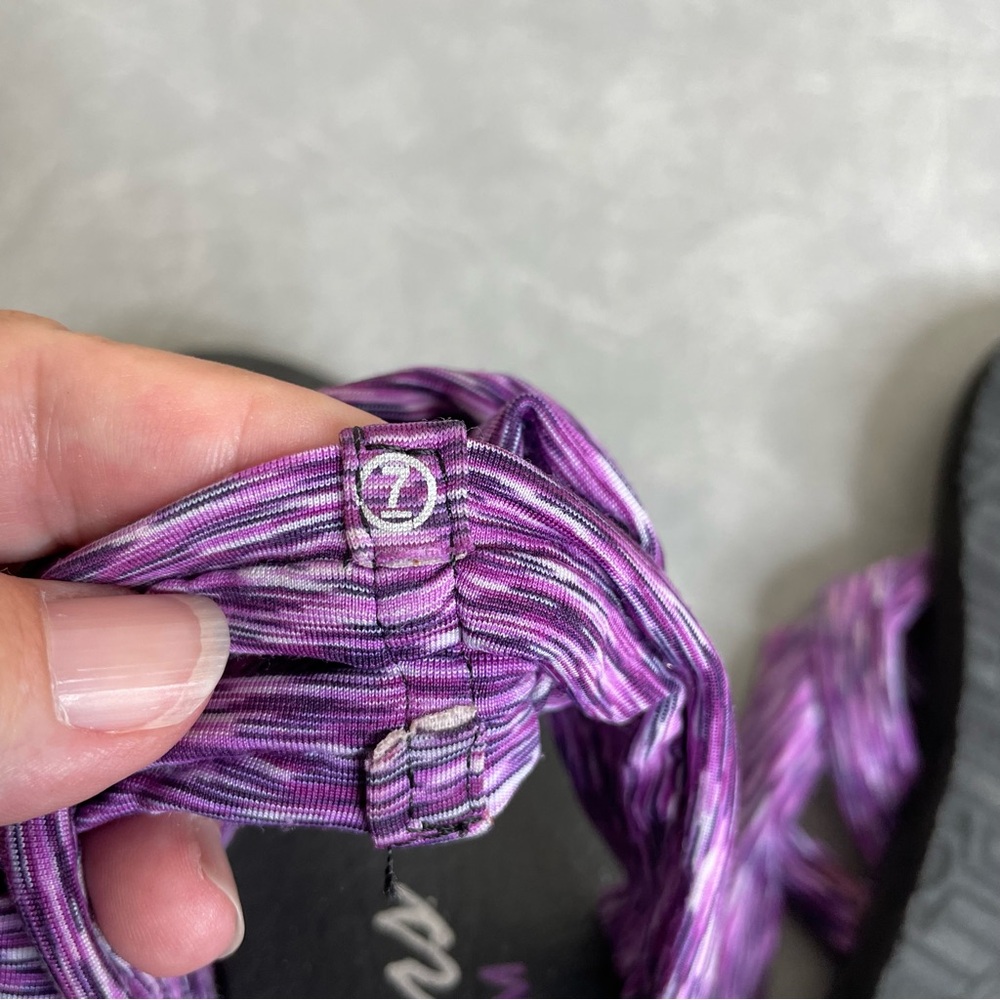 Skechers Women's Purple and Black Yoga Foam Meditation Sandals - Picture 9 of 10